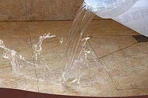 平房漏水维修 免砸砖防水材料该如何施工